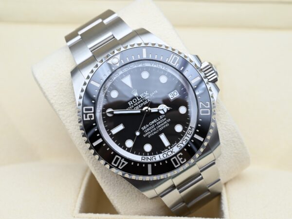 Rolex Sea-Dweller 136660