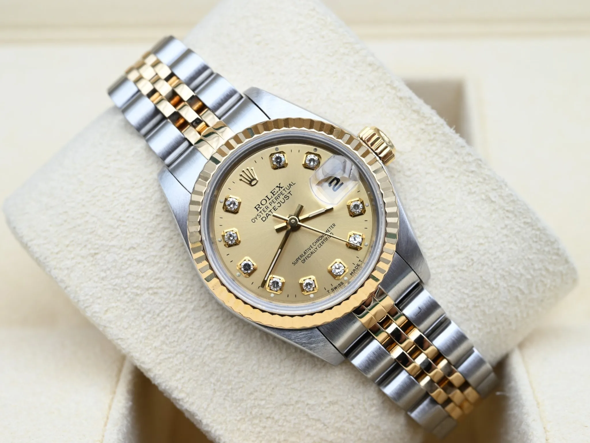 ROLEX DATEJUST 69173 4コマ Rolex Lady-Datejust 69173 | Tapestry Dial & Custom Diamond por