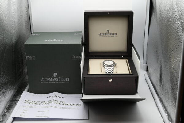 Audemars Piguet Royal Oak 15300ST Year 2010 (Box & Extract) – Bild 2