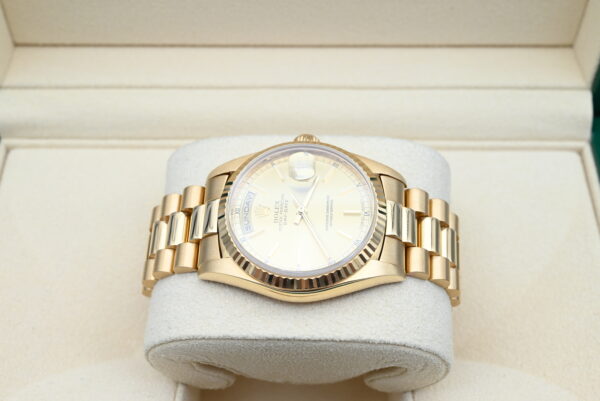 Rolex Day-Date Ref. 18238 Year 1991 (Box & Papers) - immagine 2