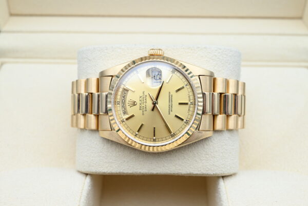 Rolex Day-Date Ref. 18238 Year 1991 (Box & Papers) - immagine 4