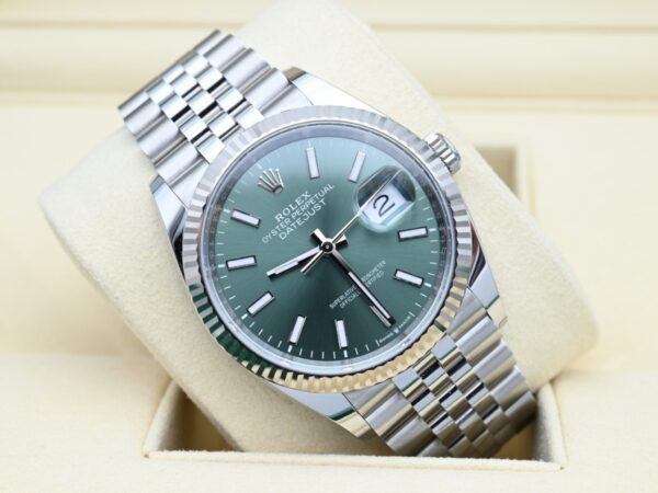 Rolex Datejust Ref. 126234 Year 2024 NEW (Full Set)