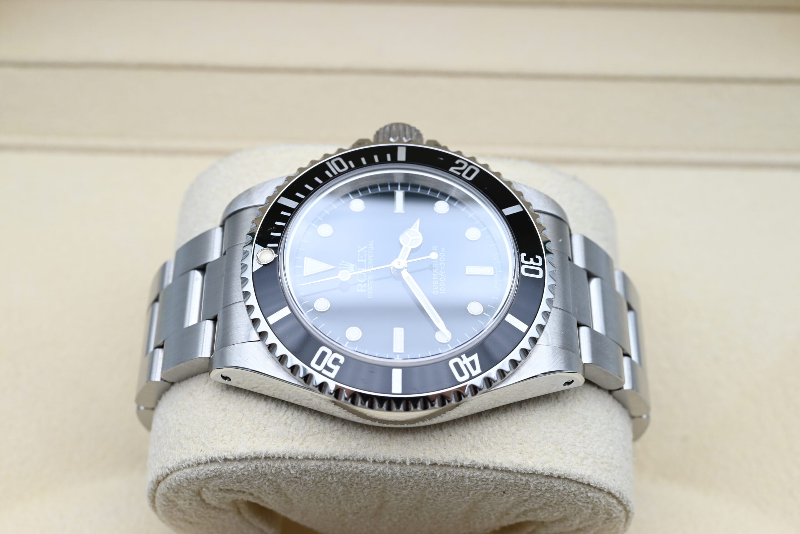 Rolex Submariner Ref. 14060 Year 1998 (Box & Papers) – Image 3