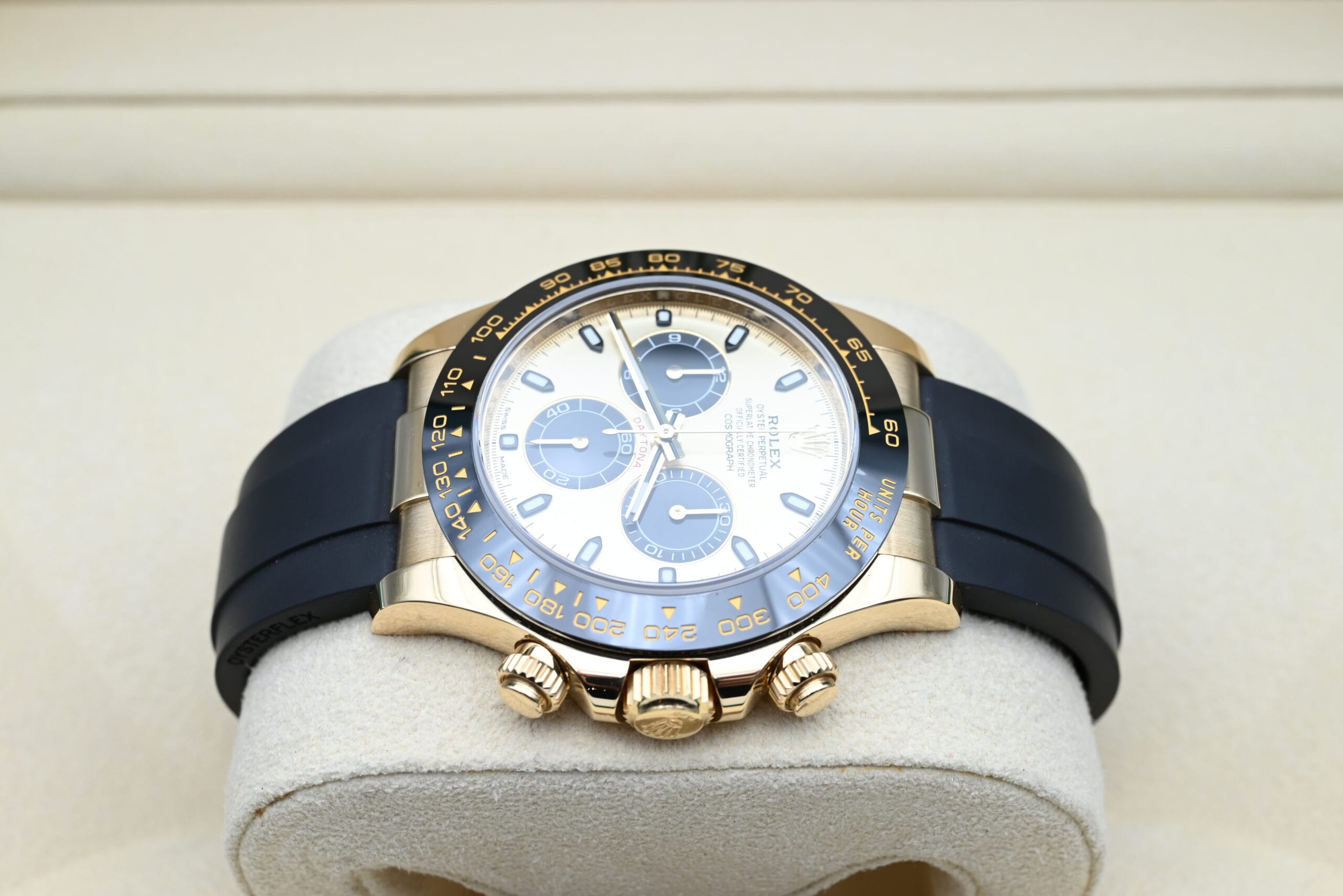 Rolex Daytona Ref. 116518LN Year 2019 (Full Set) – Image 4