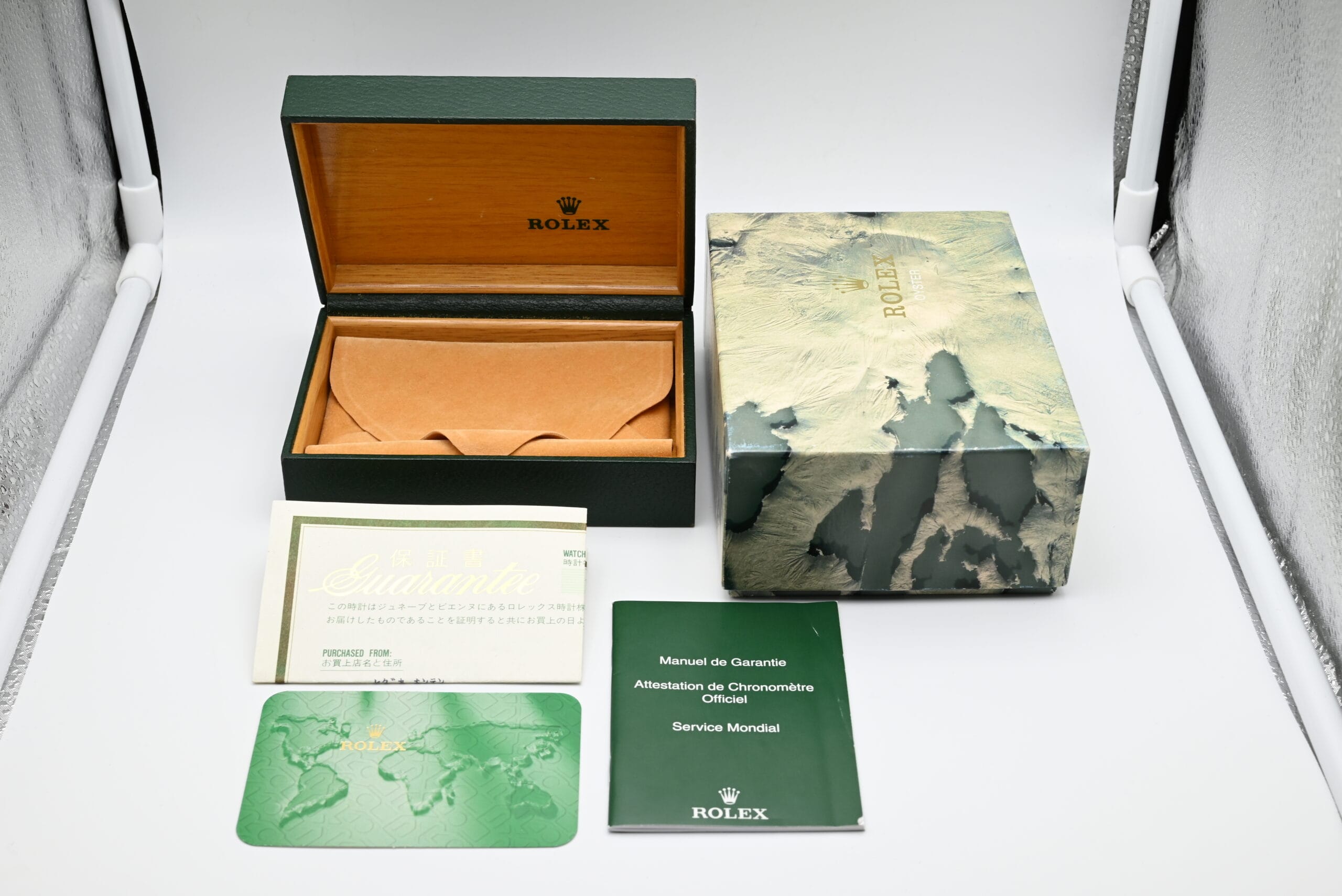 Rolex Submariner Ref. 14060 Year 1996 (Box & Papers) - Image 2