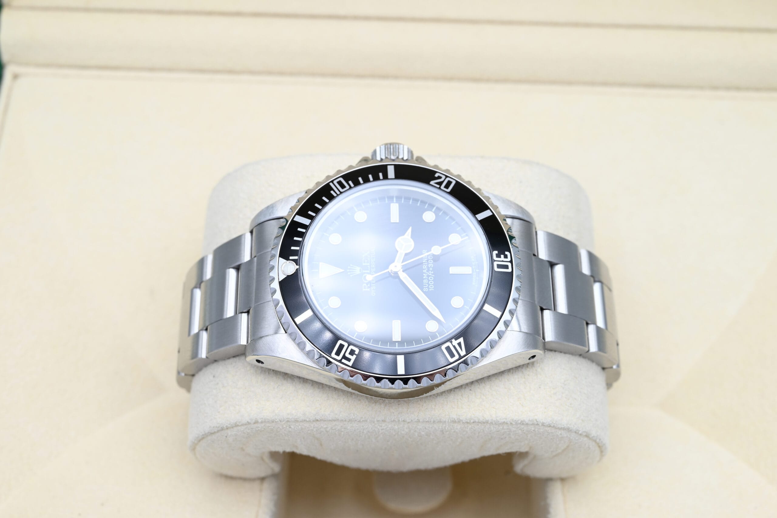 Rolex Submariner Ref. 14060 Year 1996 (Box & Papers) - Image 3