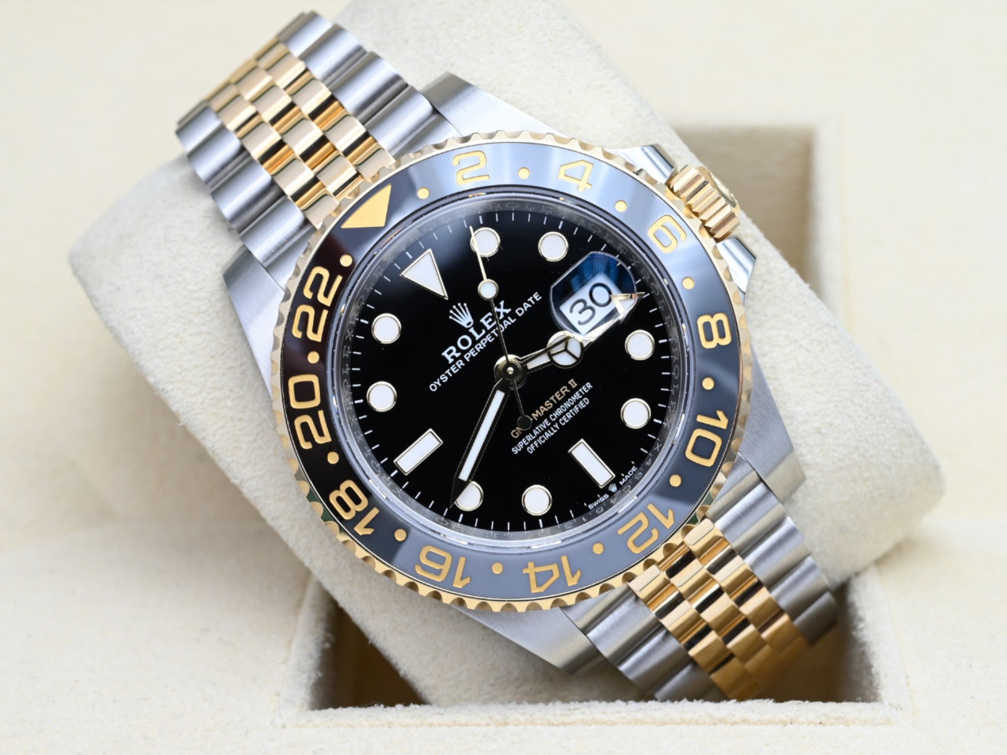 Rolex GMT-Master II 126713GRNR (3)