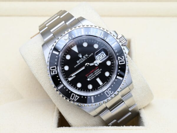 Rolex Sea-Dweller 126600 (3)