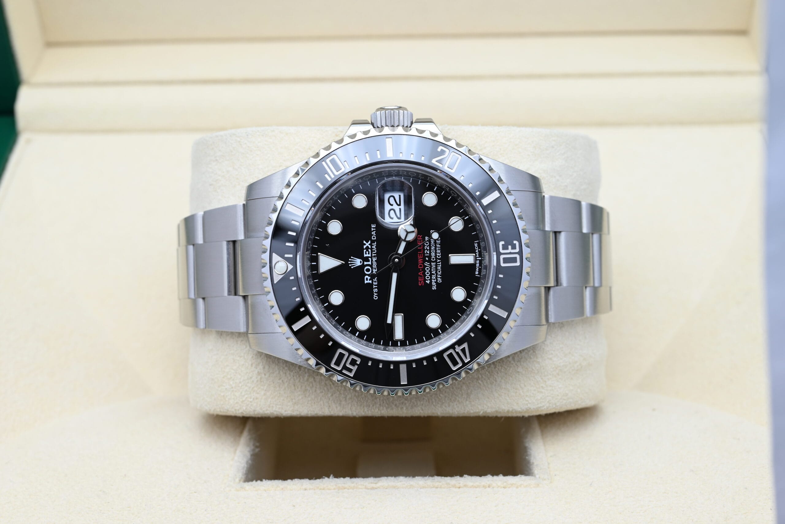 Rolex Sea-Dweller Ref. 126600 Year 2018 (Box & Papers) - immagine 3