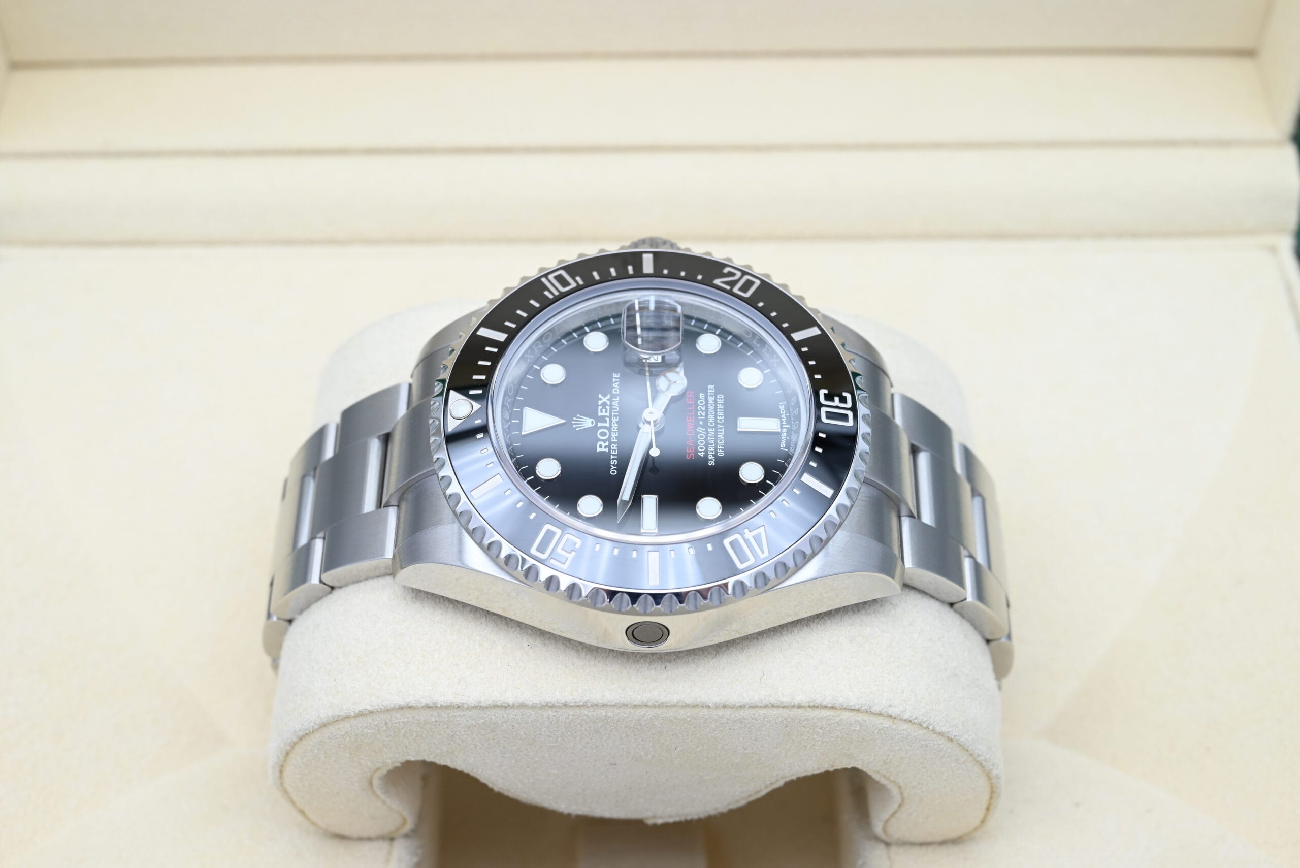Rolex Sea-Dweller Ref. 126600 Year 2018 (Box & Papers) - immagine 4